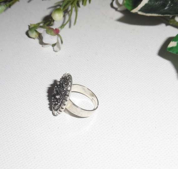 Original Cabochon-Ring mit Pyritstein auf verstellbarer Ringschiene