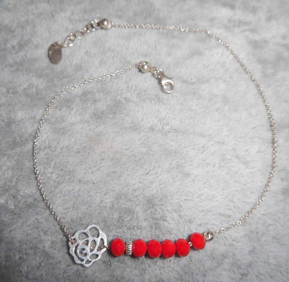 Fußkette/Fußkettchen mit Rose und roten Kristaperlen an einer Kette aus 925er Silber