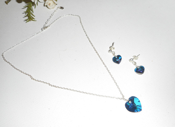 Set Blauer Herzanhänger aus Swarovski-Kristall an einer Kette aus 925er Silber