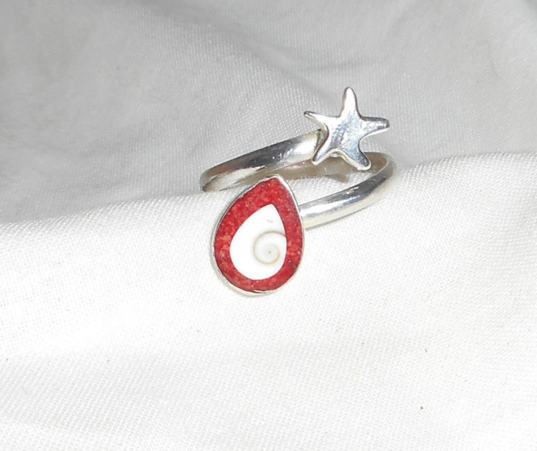 Origineller Ring aus 925er Silber mit Seestern und Auge von St. Lucia