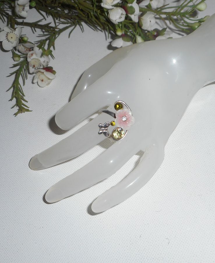 Origineller Ring aus 925er Silber mit rosa Blume und Swarovski-Kristall