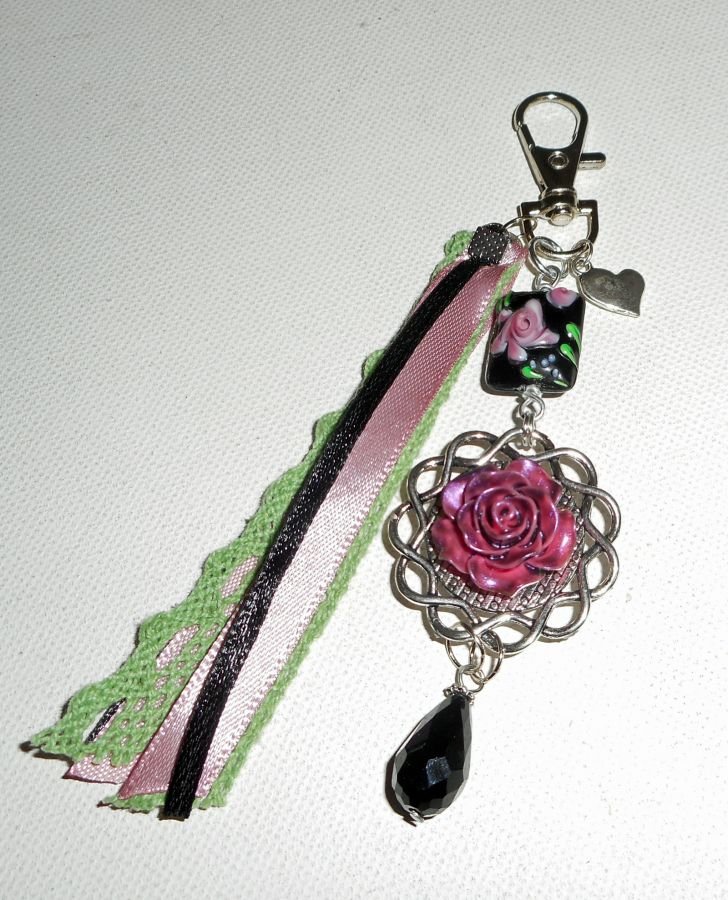 Taschen-/Schlüsselanhänger-Schmuck mit Blumenperle aus Glas und Kamee mit Bändern