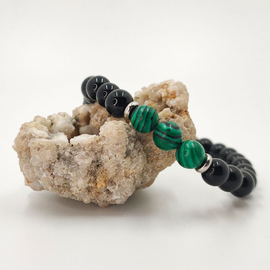 Herrenarmband aus Malachitstein mit Onyx und Edelstahlperlen